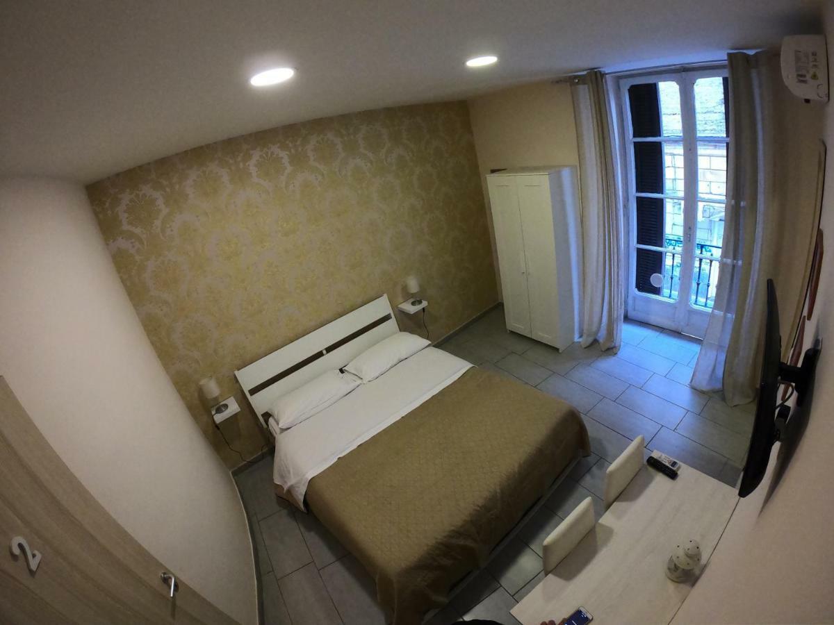 B&B 248 เนเปิลส์ ภายนอก รูปภาพ