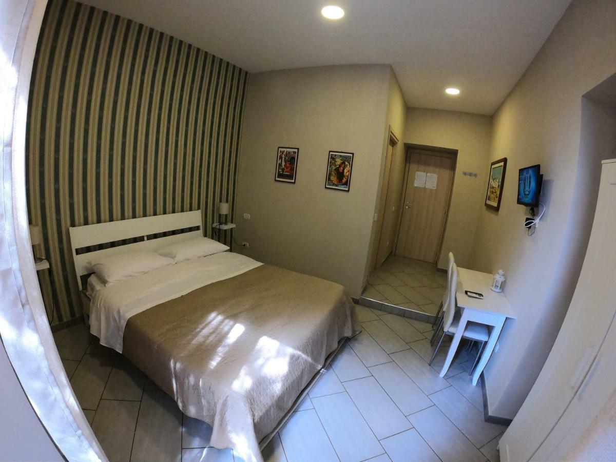 B&B 248 เนเปิลส์ ภายนอก รูปภาพ